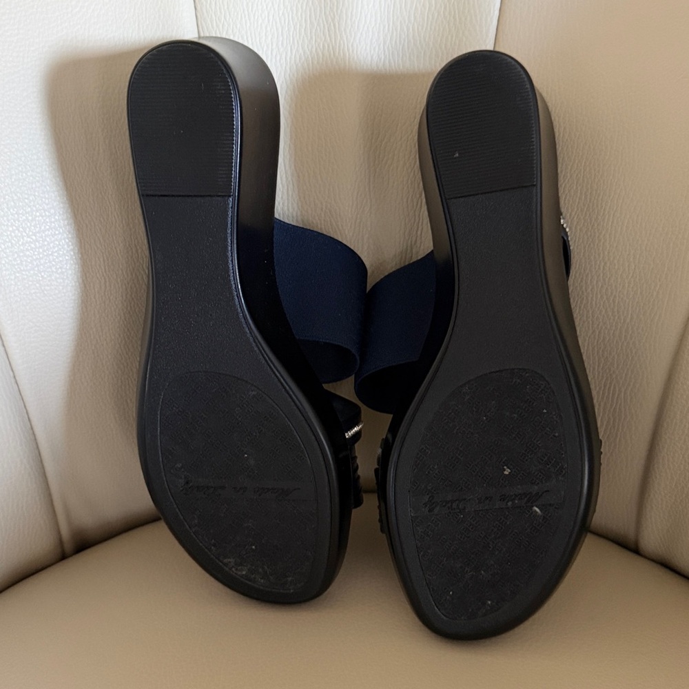 Italian Shoemakers Navy Blue Sandals with sparking strap - Picture 4 of 6